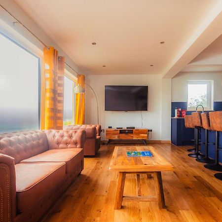 Luxury Cottage With Stunning Views By Fairy Pools 4 Carbost  Eksteriør billede