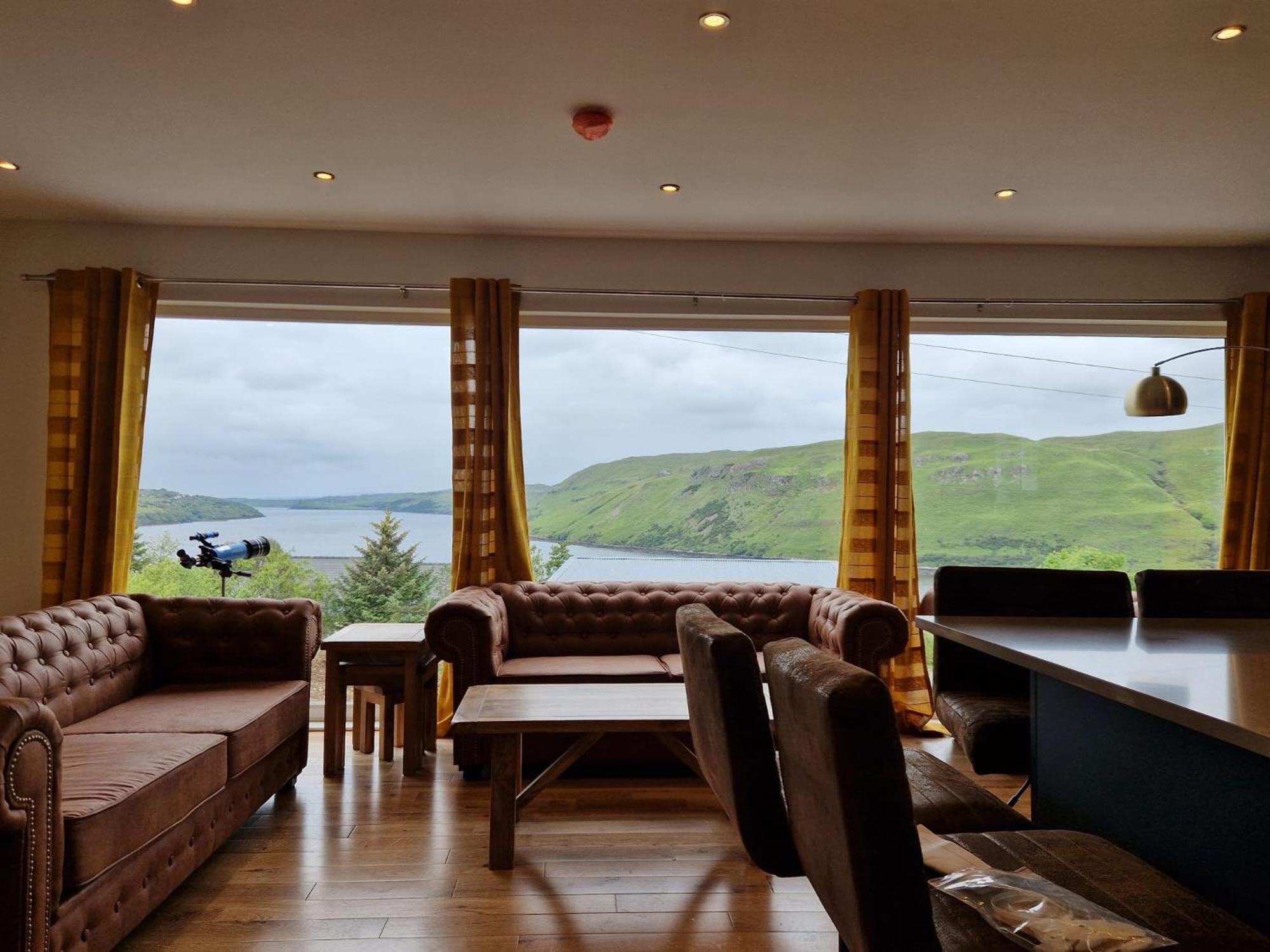 Luxury Cottage With Stunning Views By Fairy Pools 4 Carbost  Eksteriør billede