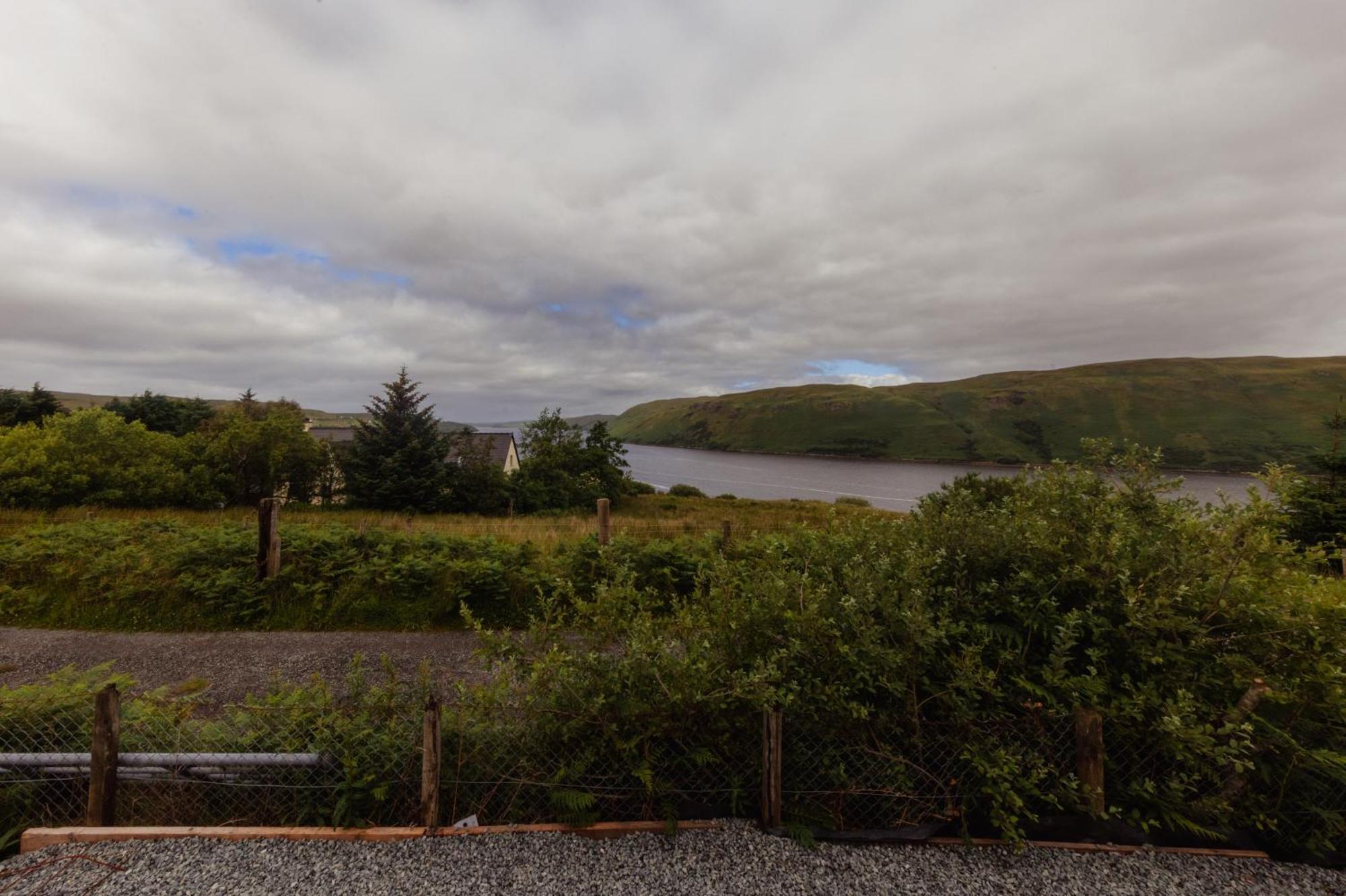 Luxury Cottage With Stunning Views By Fairy Pools 4 Carbost  Eksteriør billede